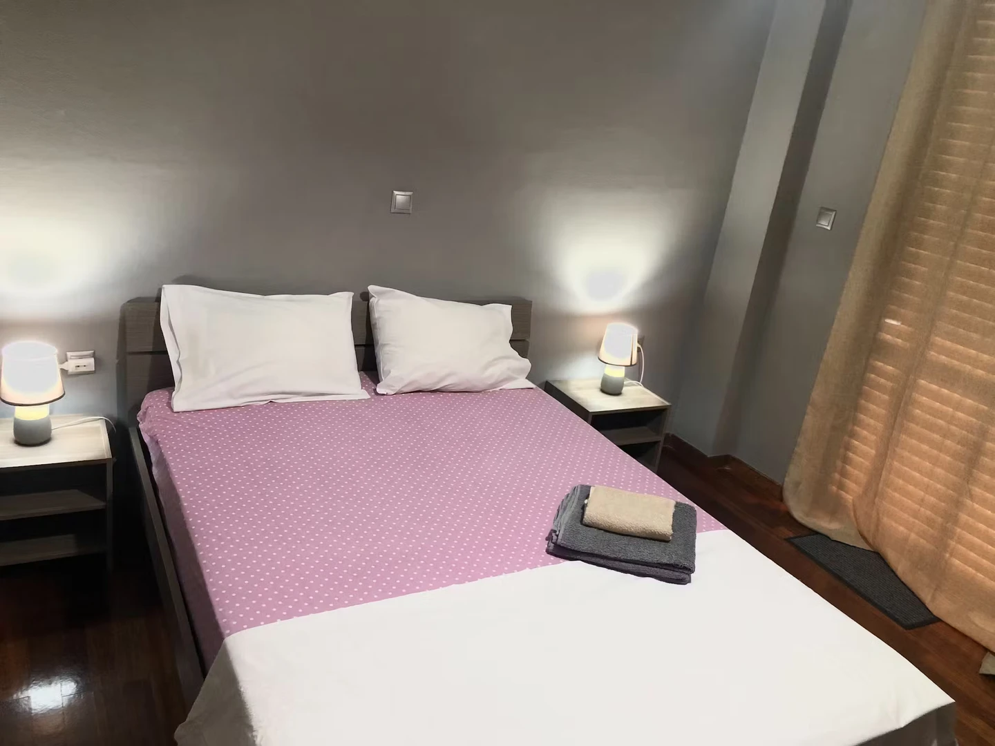 Pokój do wynajęcia z podwójnym łóżkiem w Heraklion