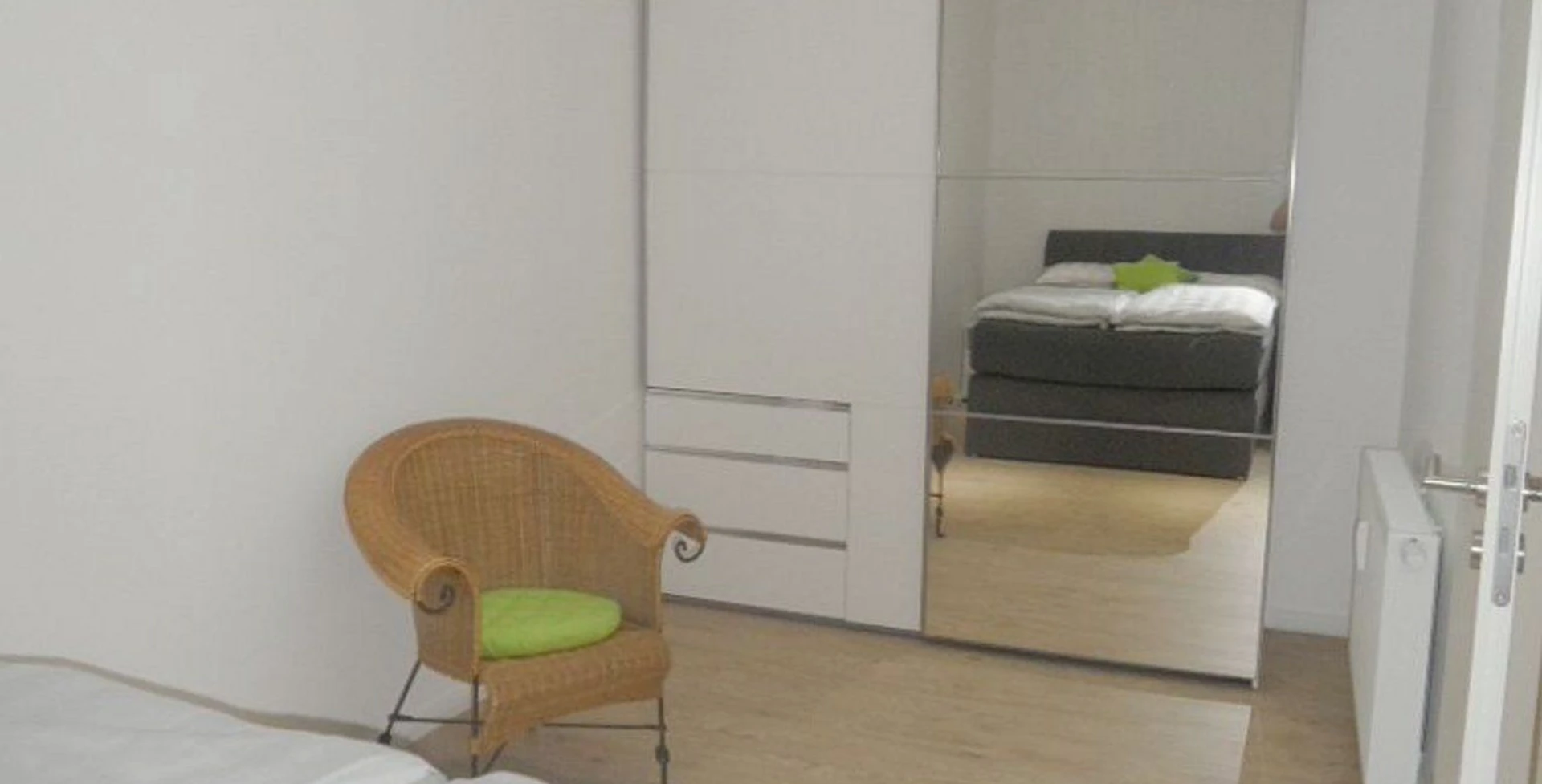 Zimmer mit Doppelbett zu vermieten Wolfsburg