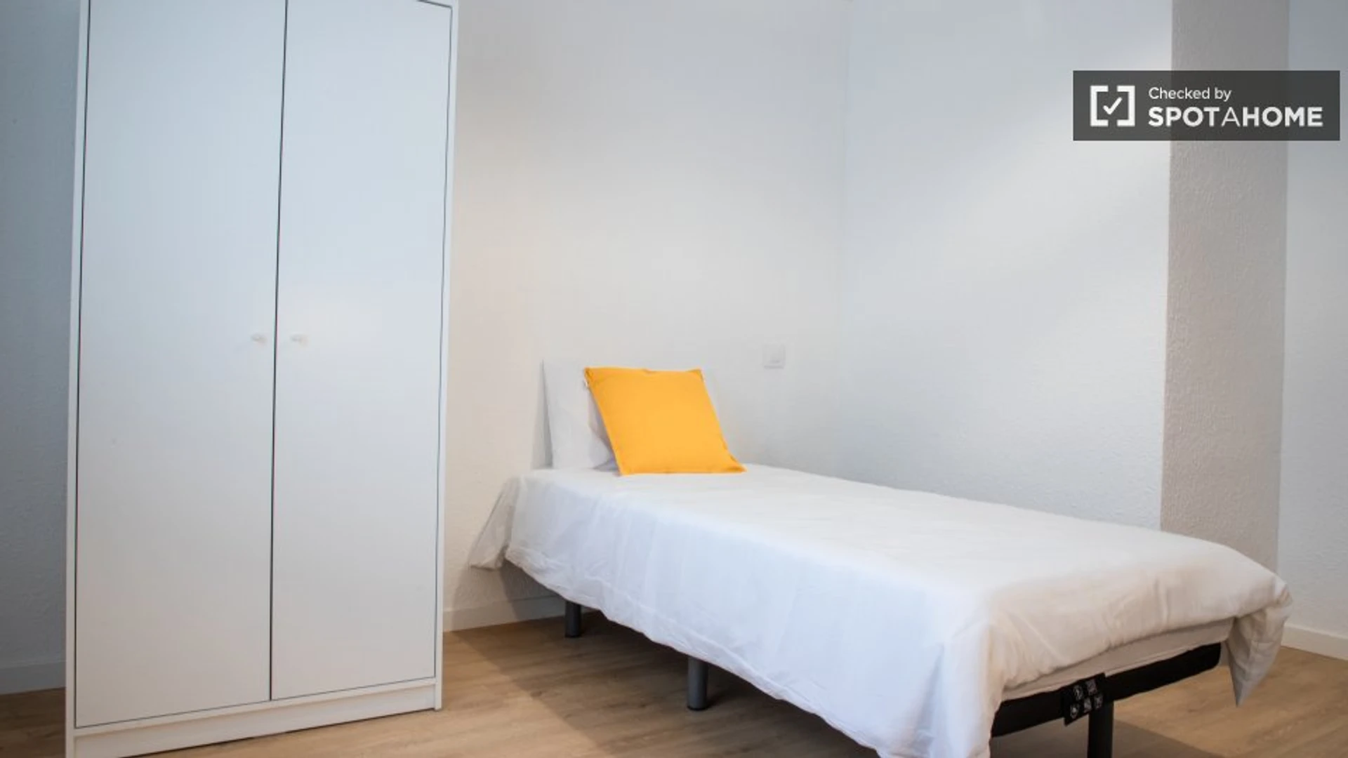 Helles Privatzimmer in Alcorcón