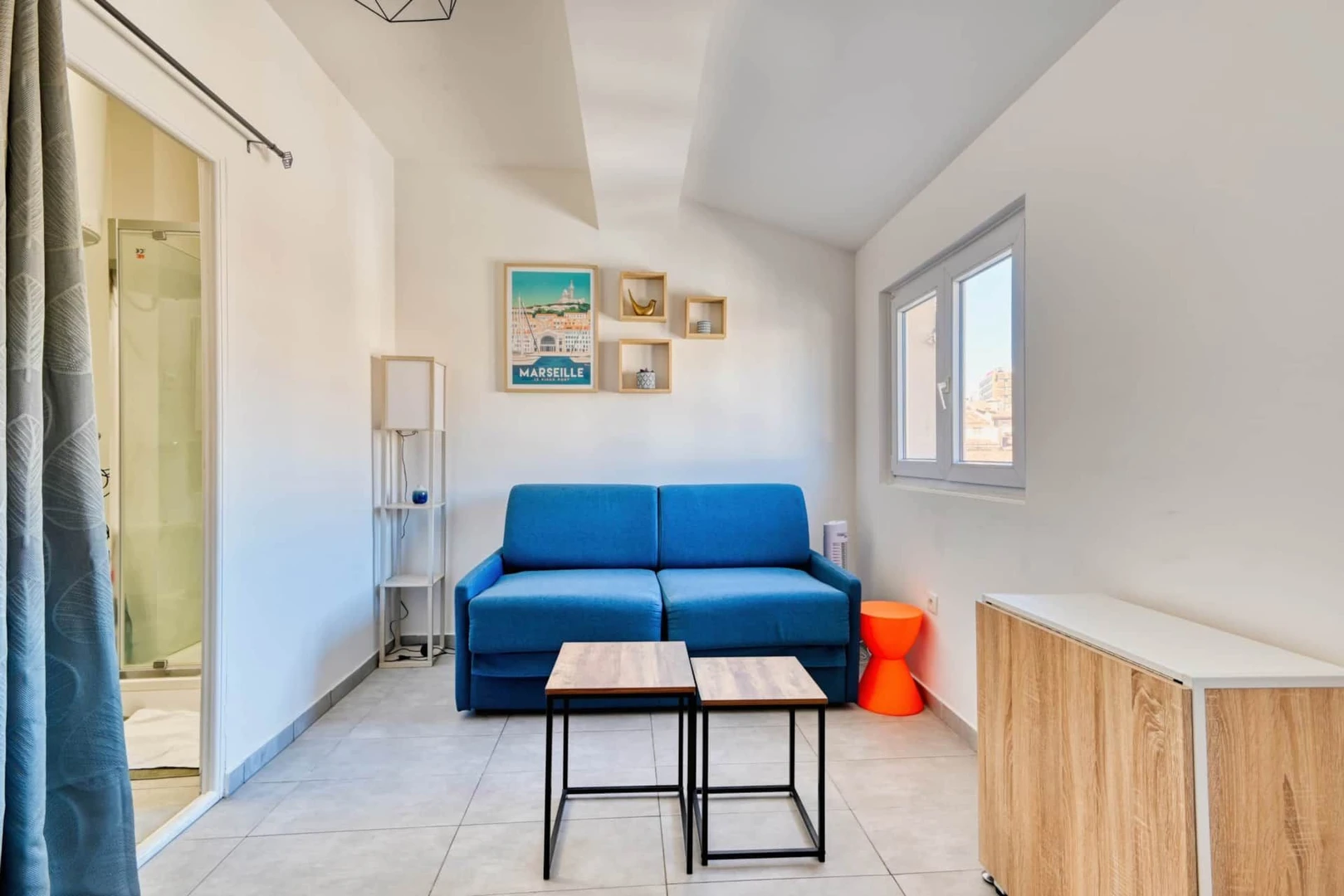 Quarto para alugar num apartamento partilhado em Marselha