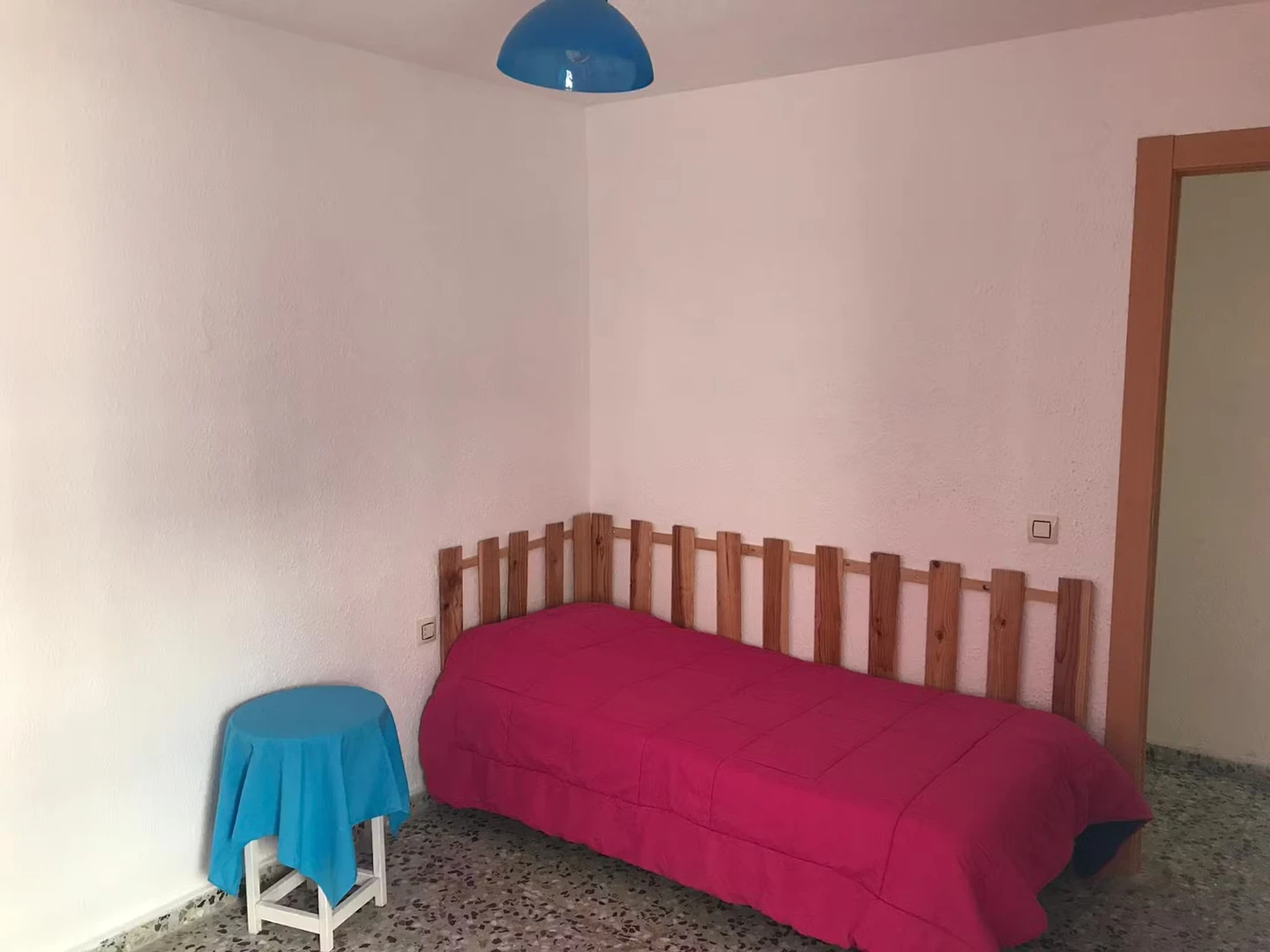 Room for rent in a shared flat in alicante-alacant
