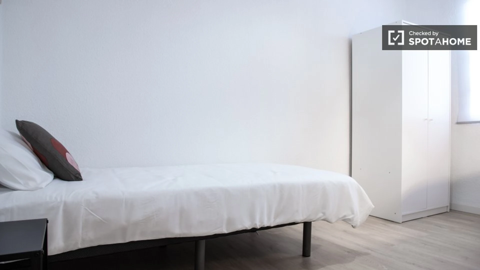 Cheap private room in Móstoles