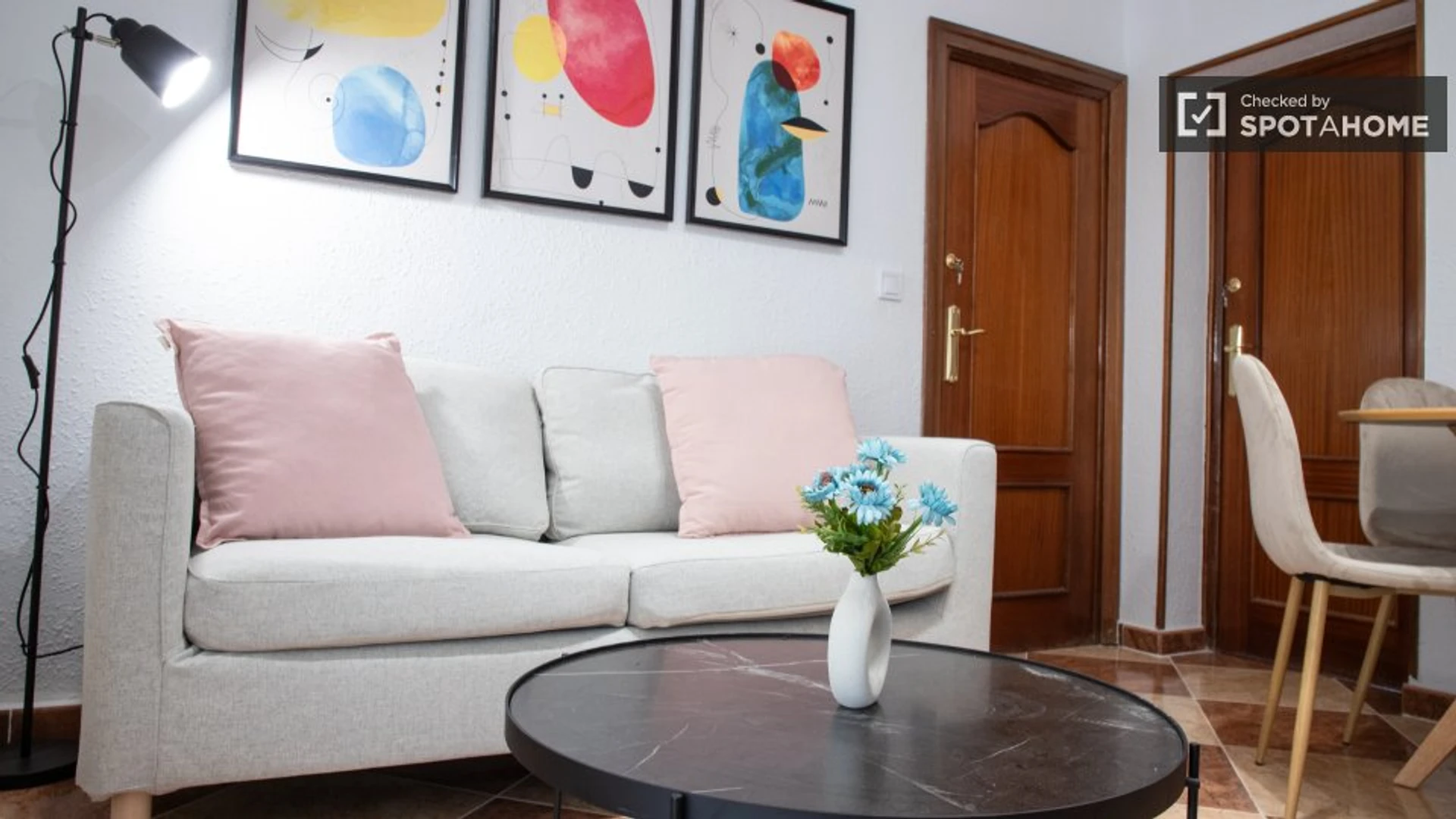 Bright private room in Fuenlabrada