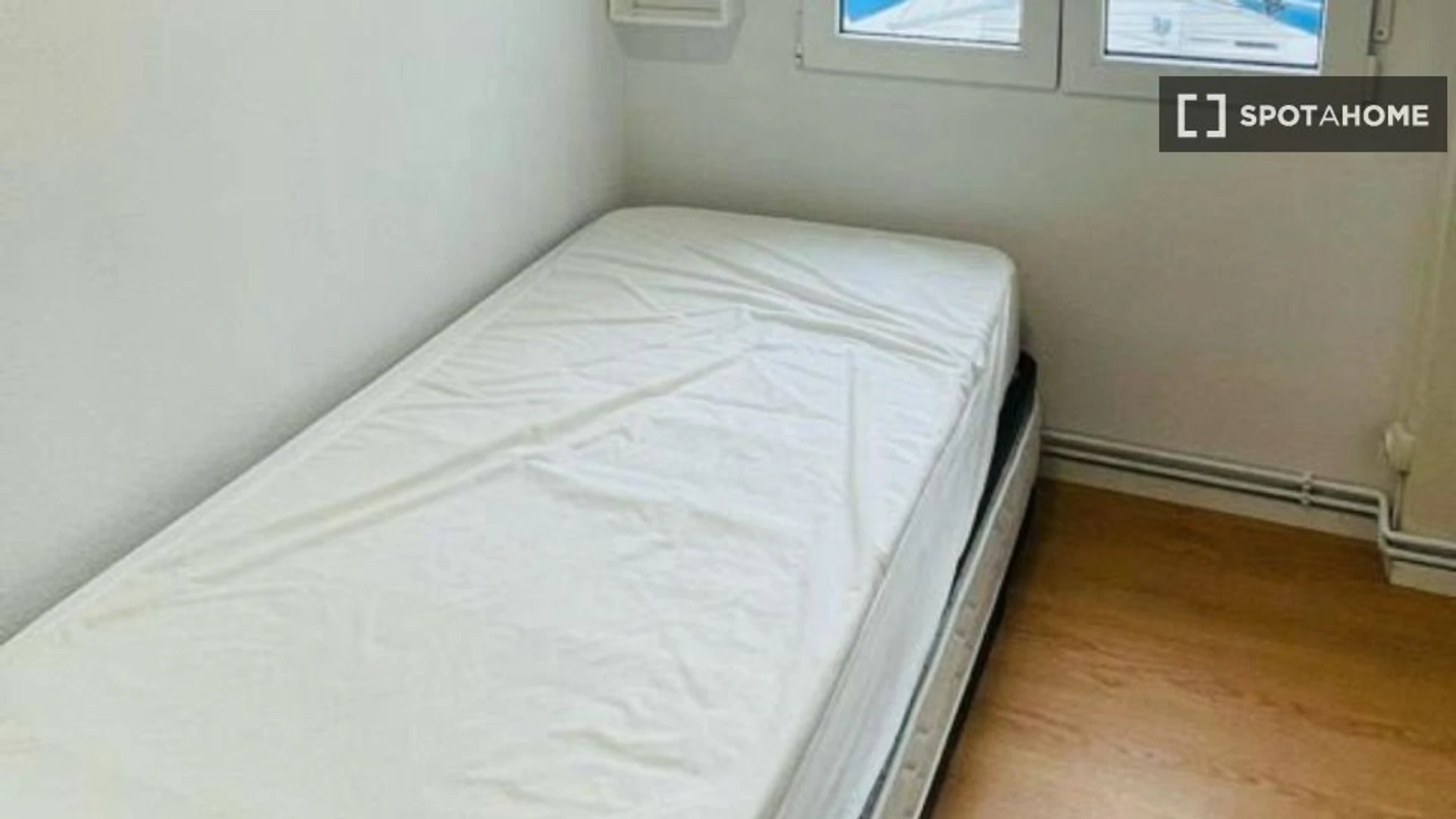 Pokój do wynajęcia z podwójnym łóżkiem w Santander