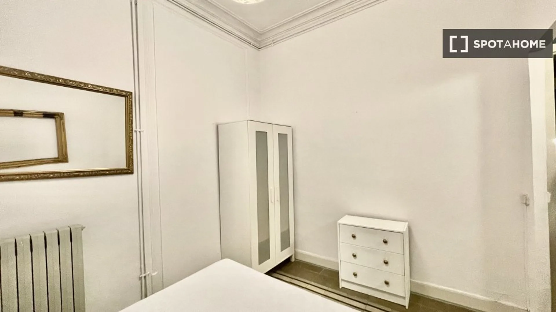 Bezahlbares Zimmer für Studenten mit ausreichender Beleuchtung in 