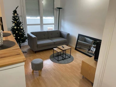 Room for rent in a shared flat in Évry