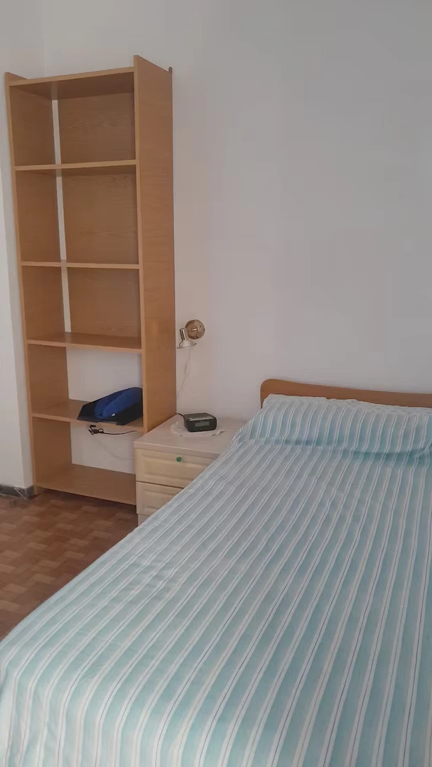 Logement avec 3 chambres à Saragosse