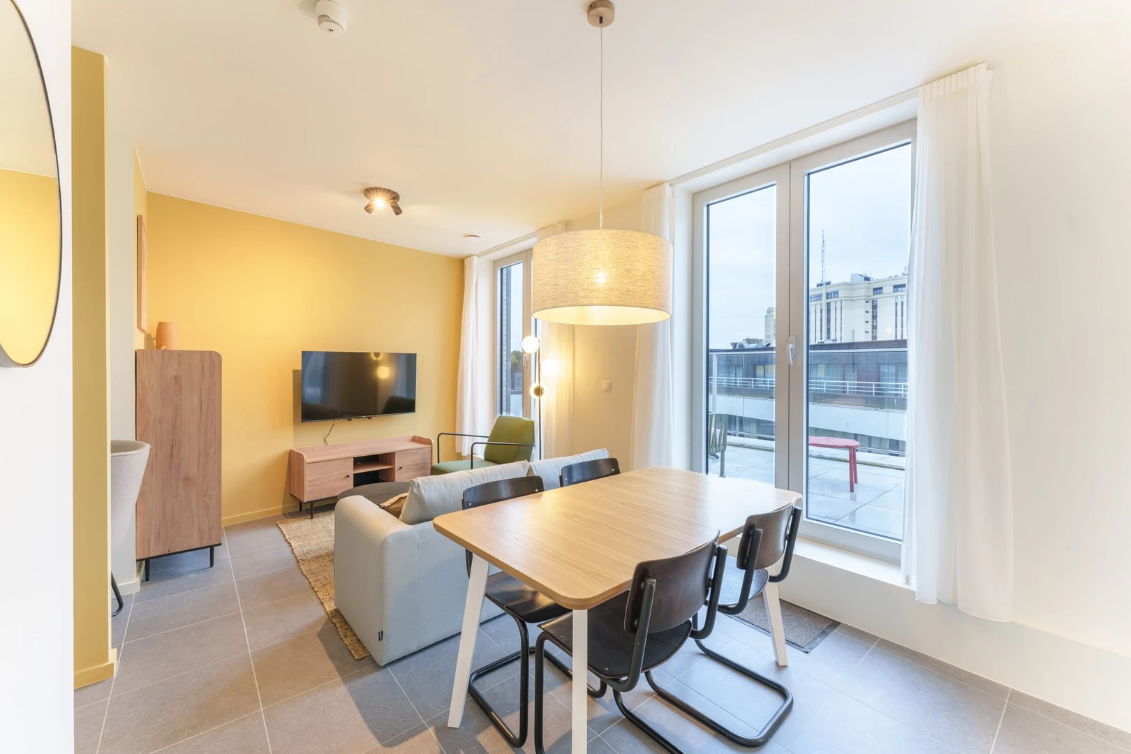 Antwerpen de ortak bir dairede kiralık oda