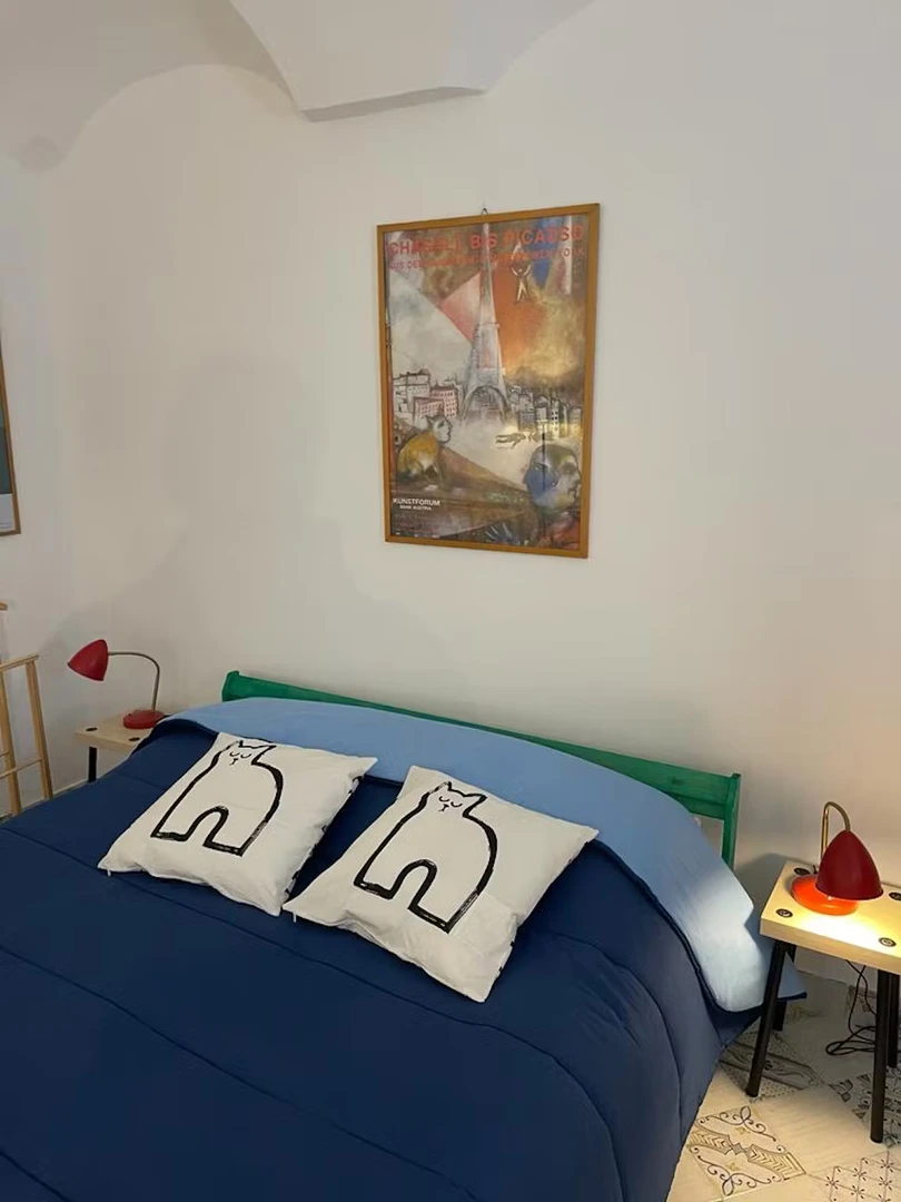 Alojamiento con 3 habitaciones en Nápoles