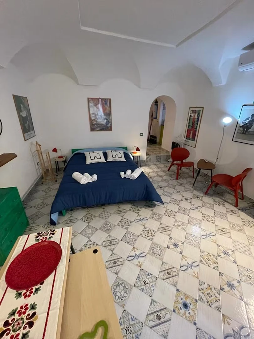 Alojamiento con 3 habitaciones en Nápoles