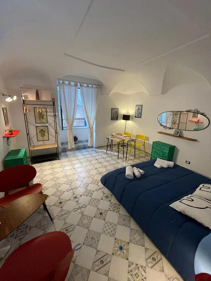 W pełni umeblowane mieszkanie w Neapol