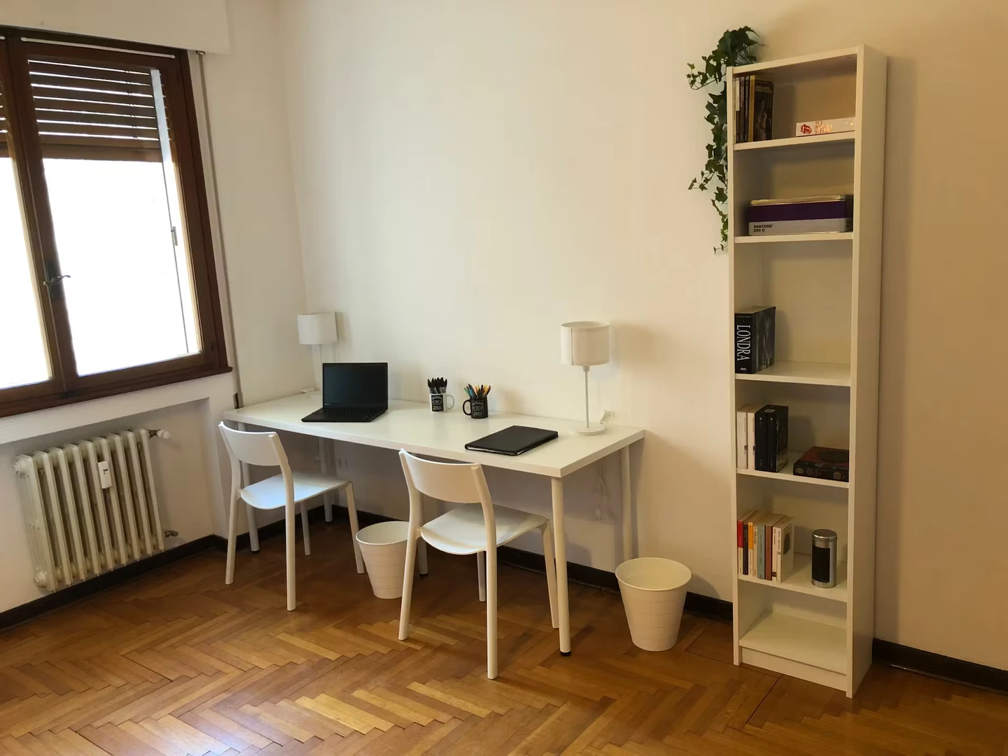 Bright shared room for rent in padova