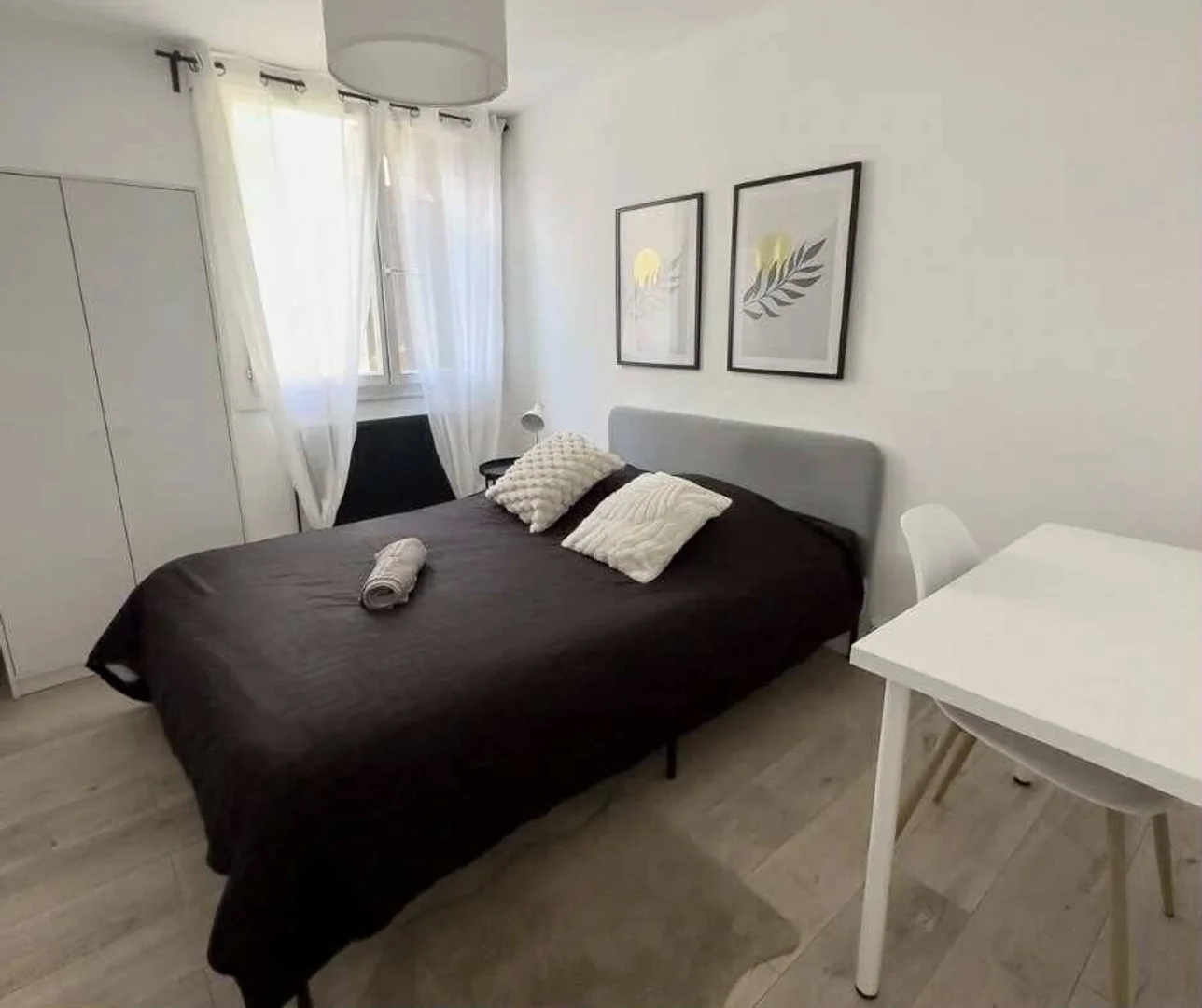 Bezahlbares Zimmer für Studenten mit ausreichender Beleuchtung in 