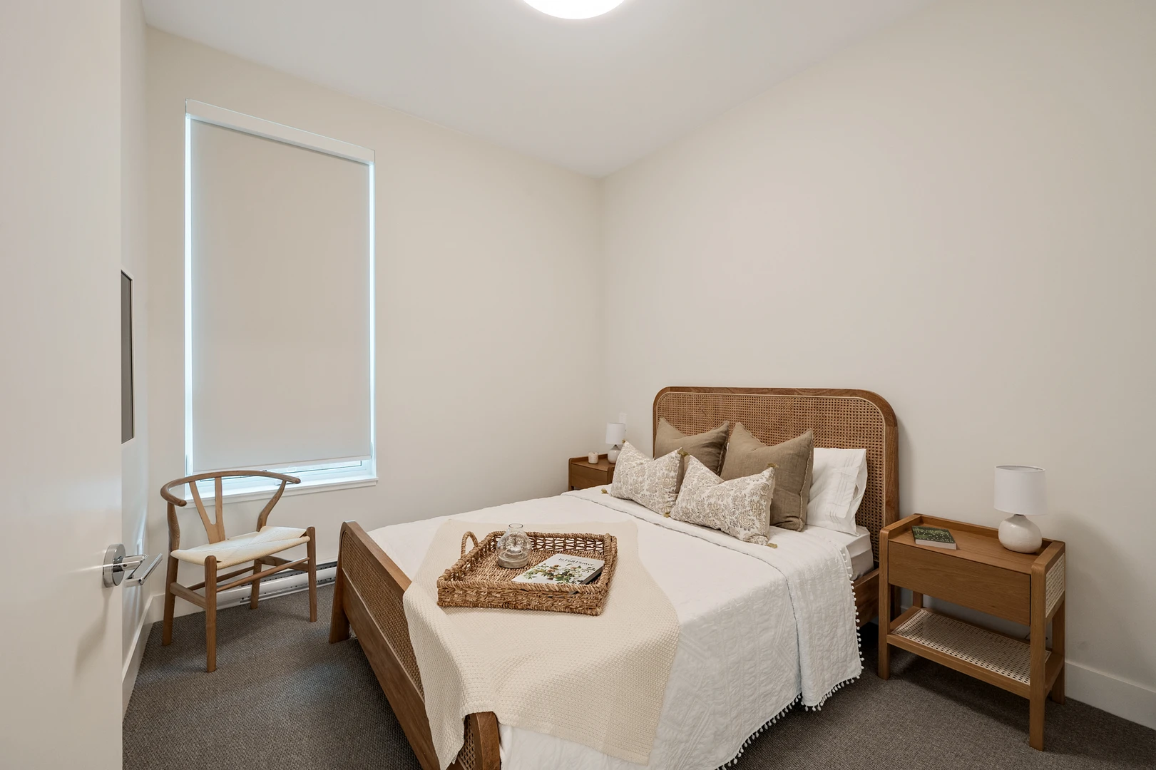 Affordable room for students with ample lighting in 