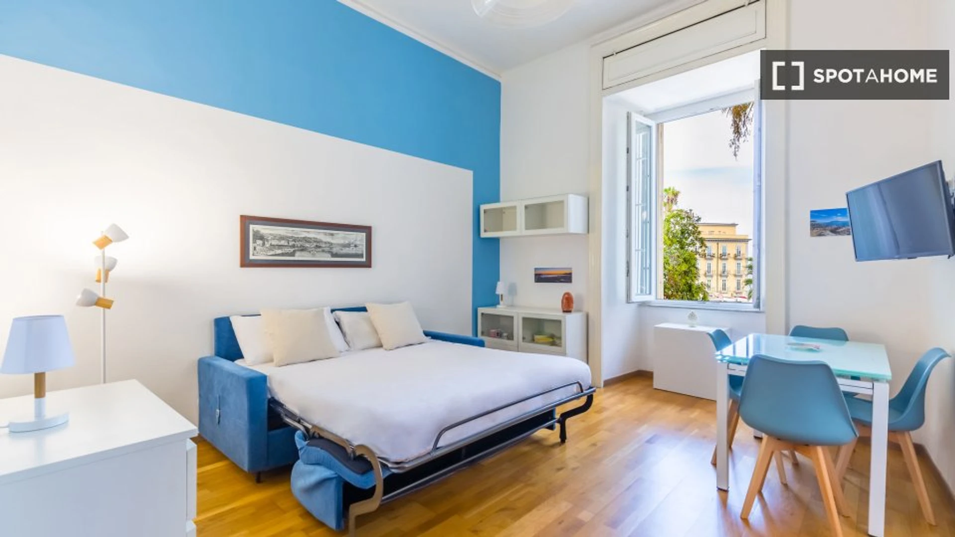 Alojamiento de 2 dormitorios en Nápoles