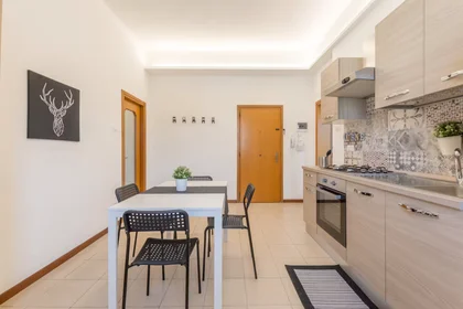 Quarto privado em Via Guido d'Arezzo, imagem 3 de 10