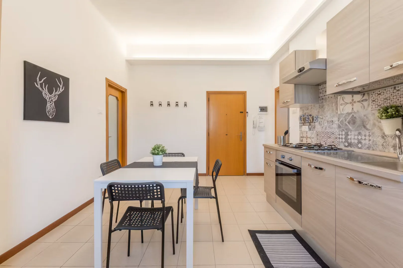Quarto de estudante económico perto do campus em 