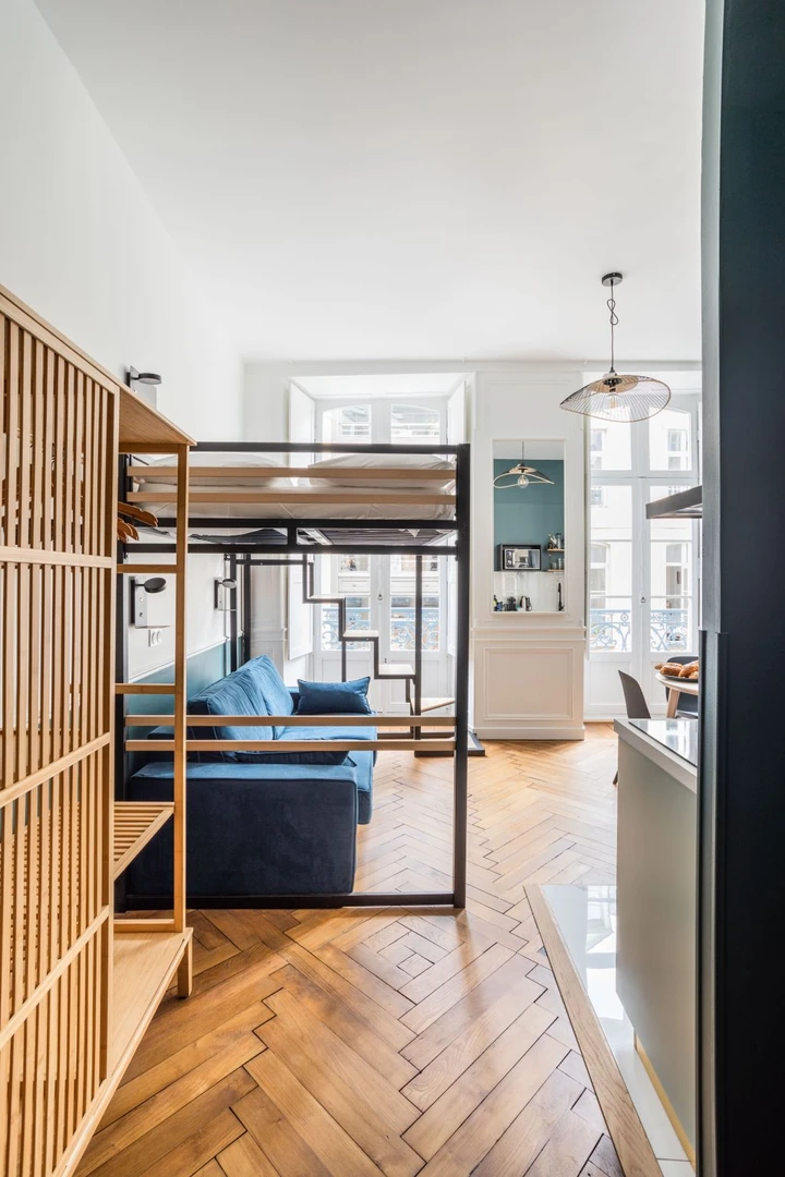 Komplette Wohnung voll möbliert in Rennes