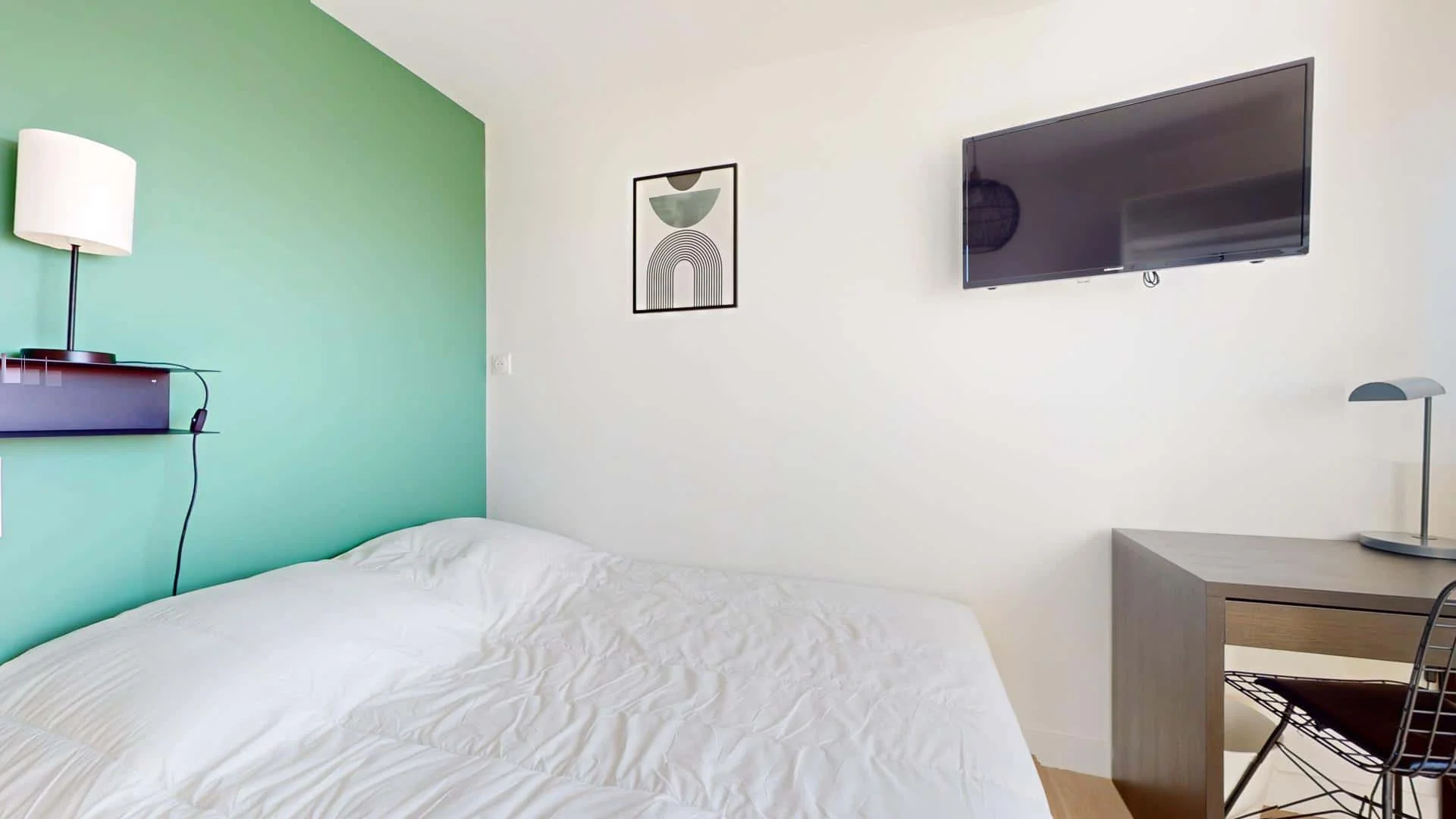 Chambre conviviale pour les étudiants dans  avec des équipements modernes
