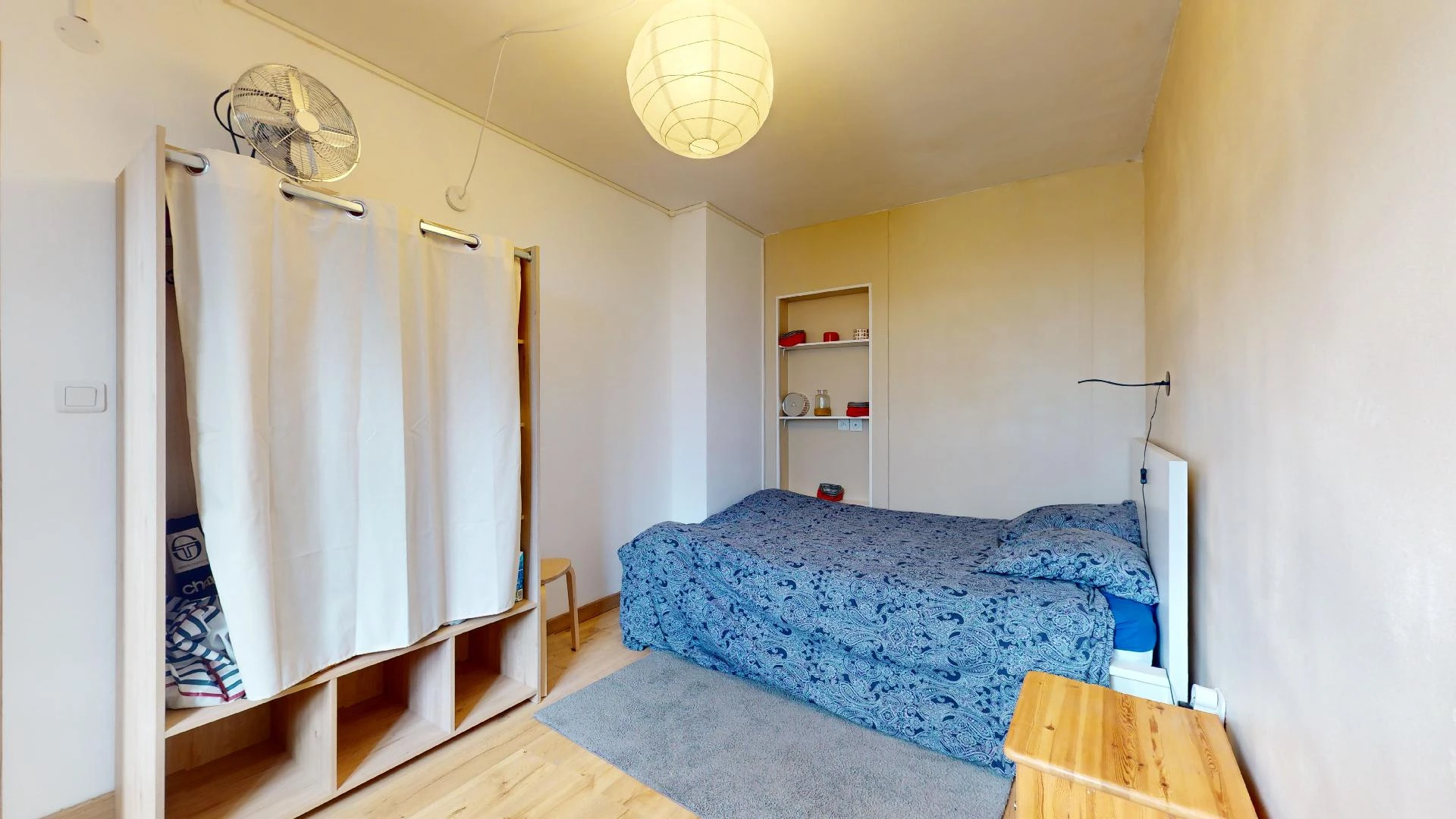 Cheap private room in Nîmes
