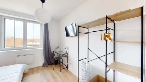Private room at 101 Av. du Drapeau, 21000 Dijon, France, image 2 of 7