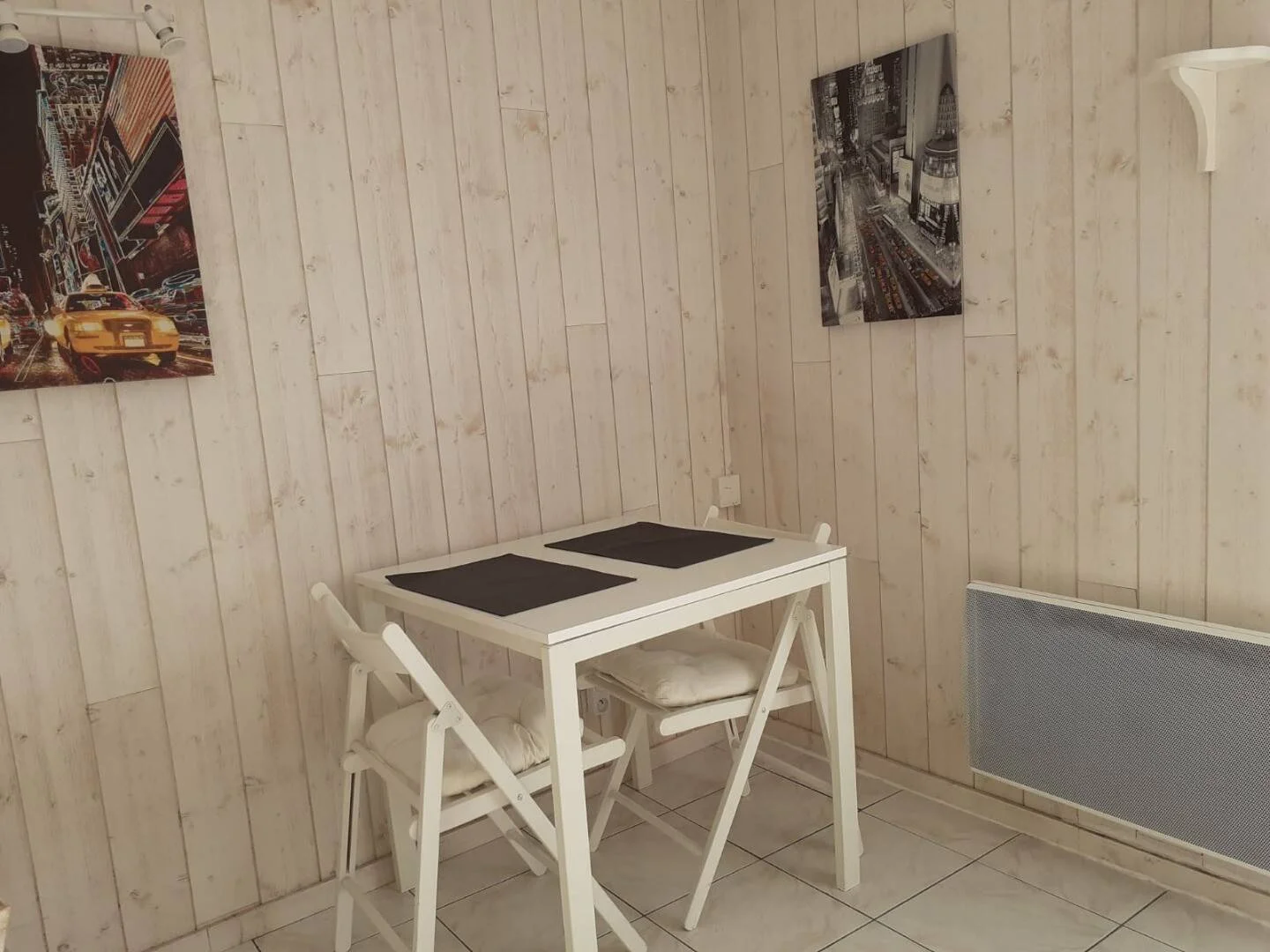 Economical student room with convenient location in 