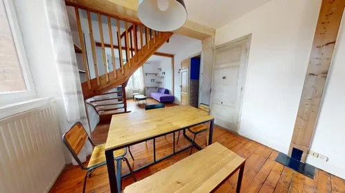 Logement entier à Rue Jean Baptiste David, Saint-Roch-Valbenoite-Badouillère, image 7 de 10