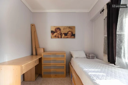 Room for rent in a shared flat in Burjassot