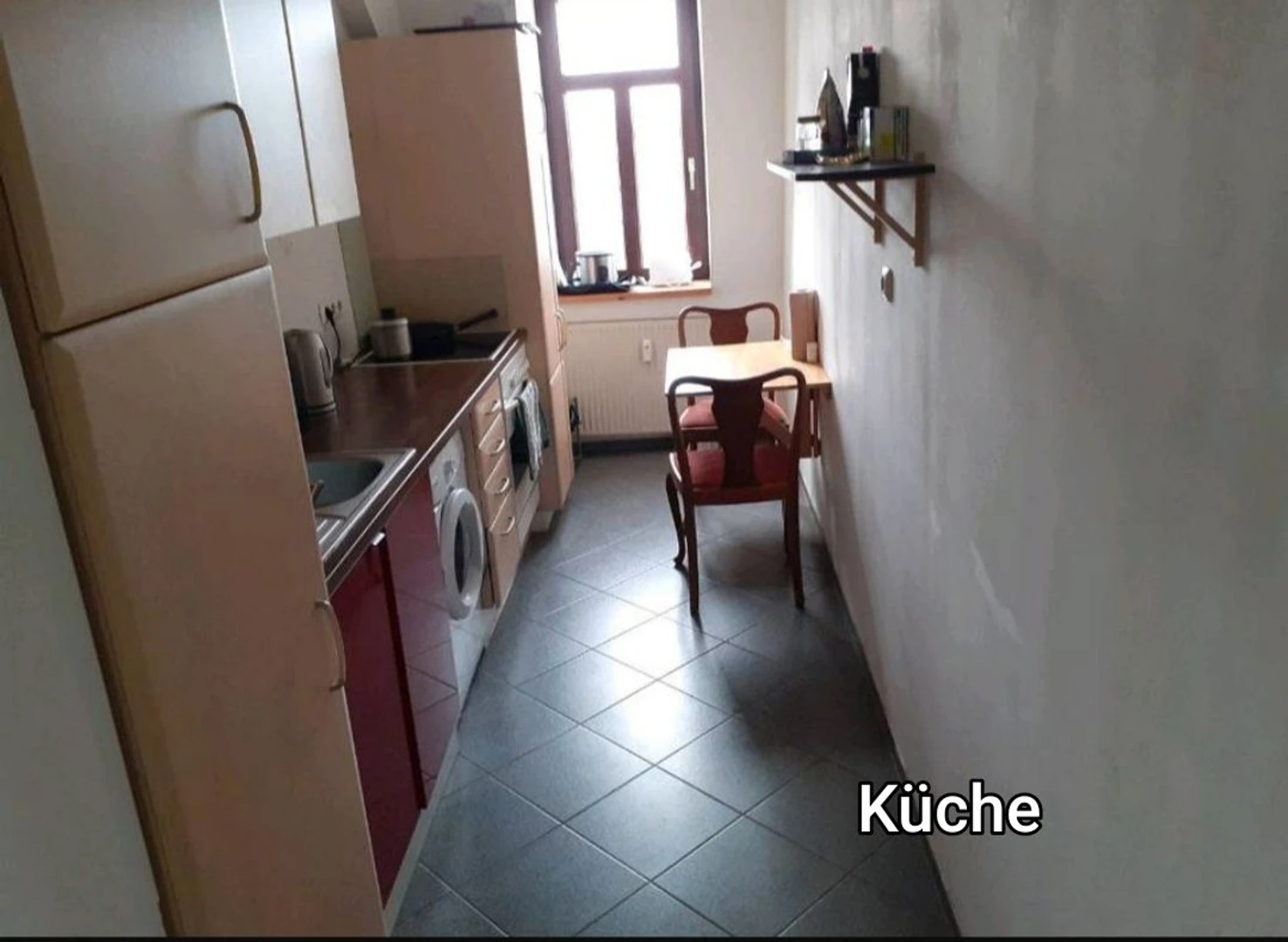 Quarto amigo do estudante em com comodidades modernas
