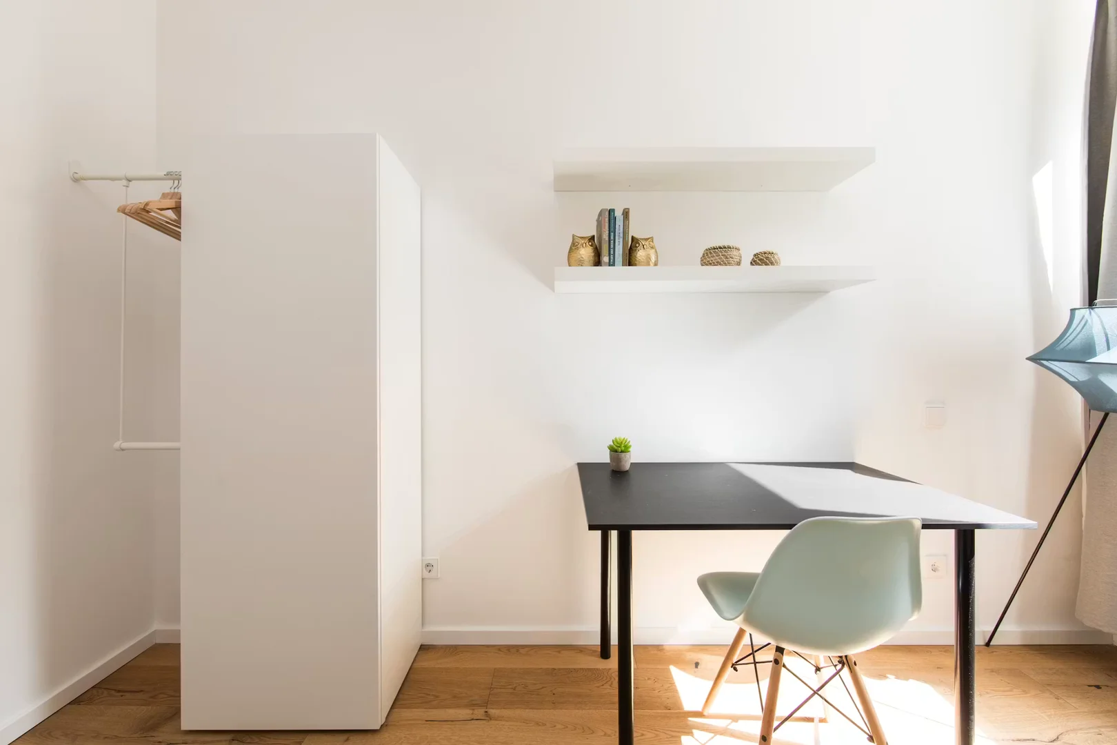 Comfortable and spacious student room in