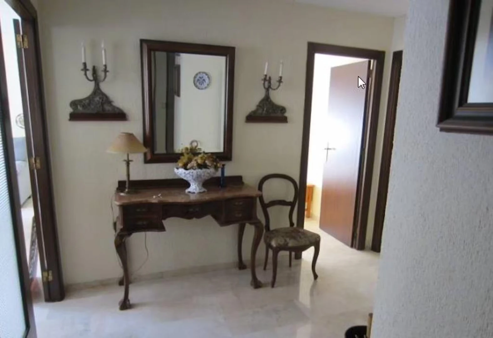 Renting rooms by the month in Granada