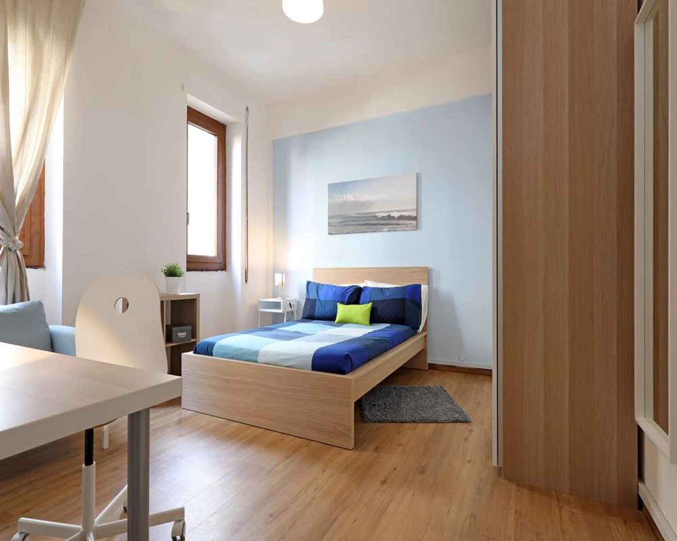 Renting rooms by the month in roma