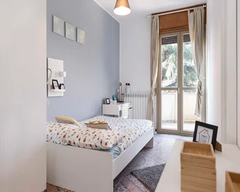 Habitación privada en Viale Giovanni Vicini, imagen 1 de 30