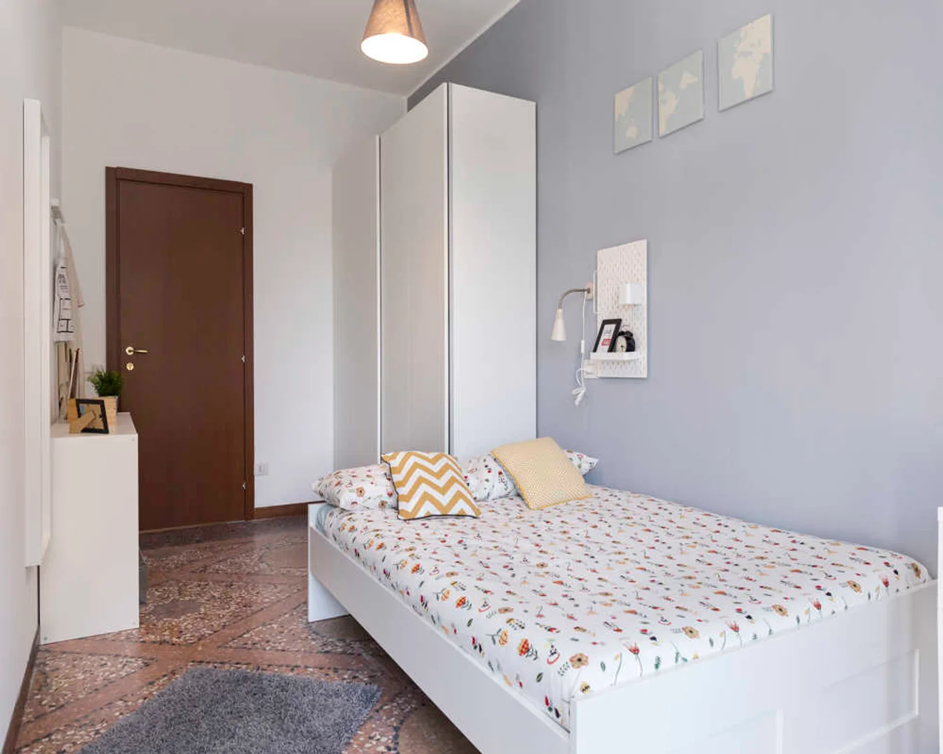 Habitación acogedora para estudiantes disponible en 