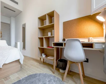 Quarto privado em Via Carlo Pedrotti, imagem 2 de 17