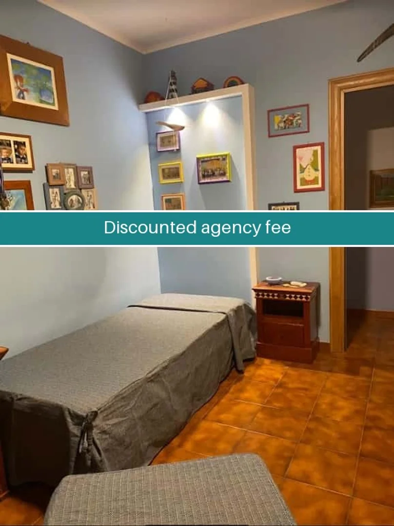 Chambre d'étudiant confortable et spacieuse dans