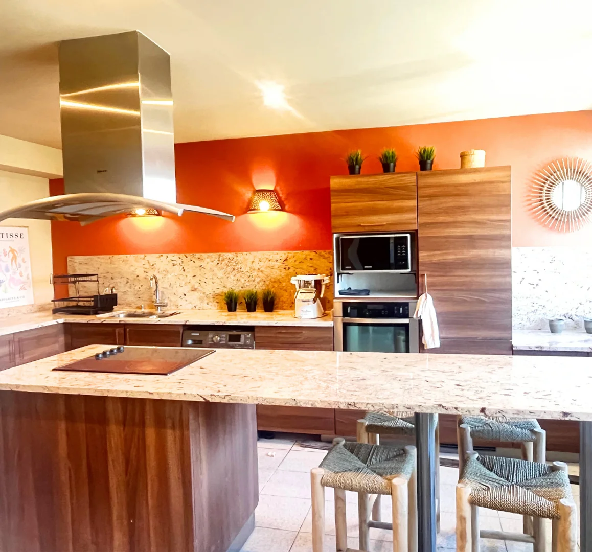 Quarto para alugar em apartamento de estudantes em , totalmente mobilado