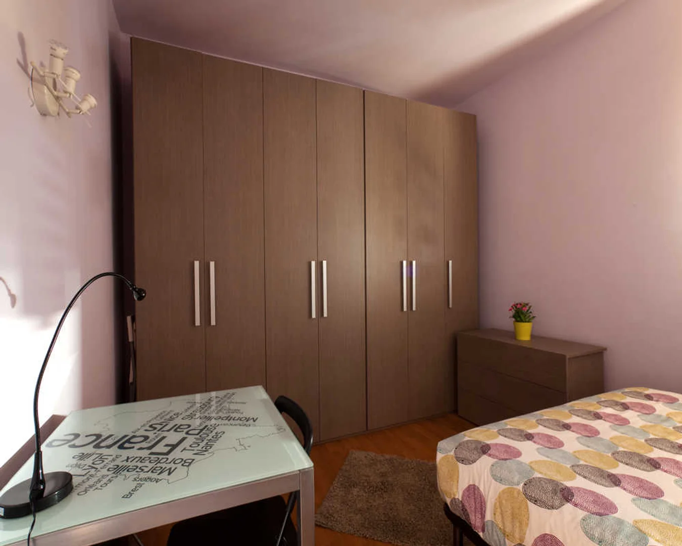 Room for rent in student apartment in , fully furnished