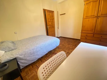 Room for rent with double bed Pamplona-iruna