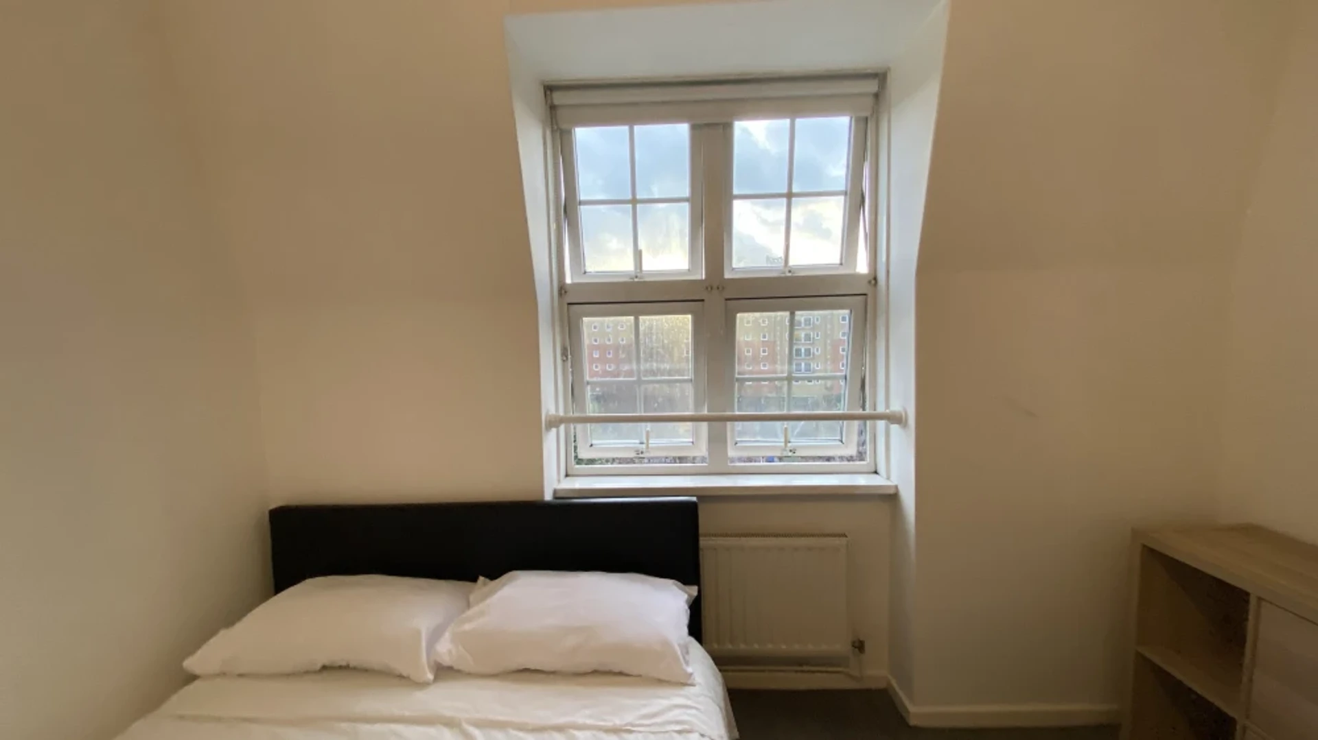 Quarto para alugar num apartamento partilhado em Londres