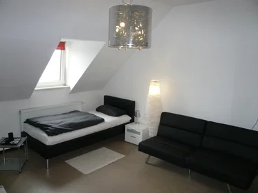Quarto privado em Offenbacher Landstraße, Frankfurt am Main Süd, imagem 2 de 8