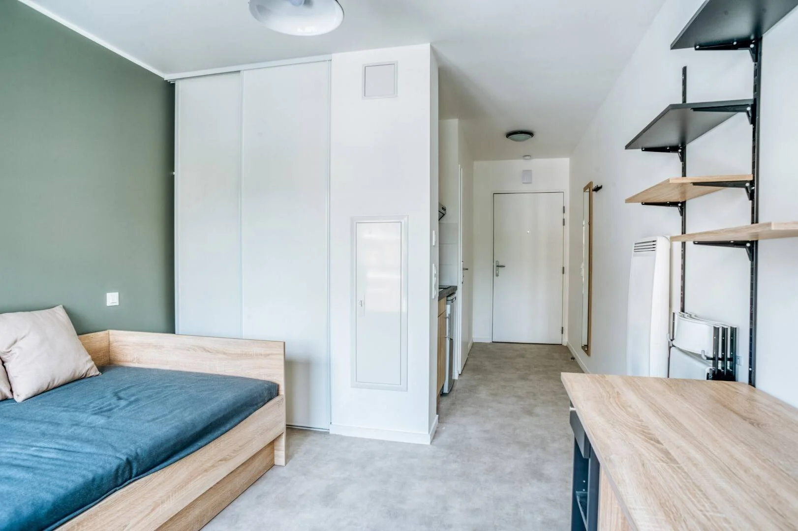 Cozy room for students available in 
