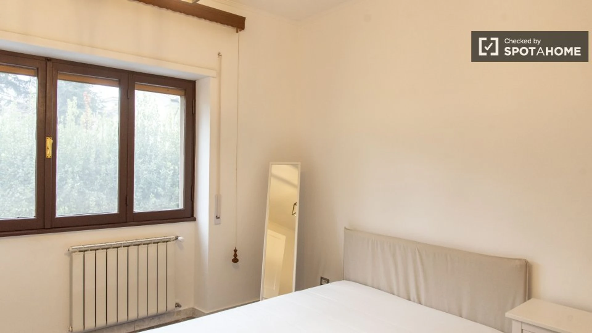 Room for rent in a shared flat in Rome