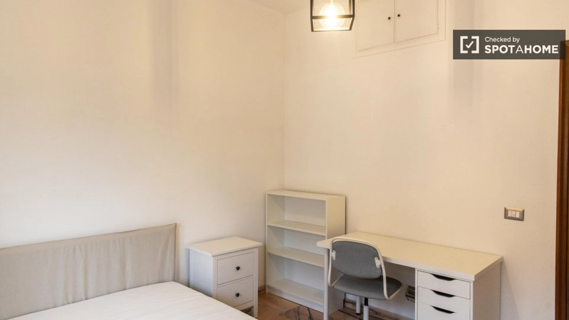Zimmer mit Doppelbett zu vermieten Rom