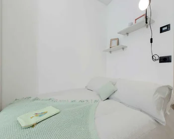 Quarto privado em Via Padova, imagem 2 de 19