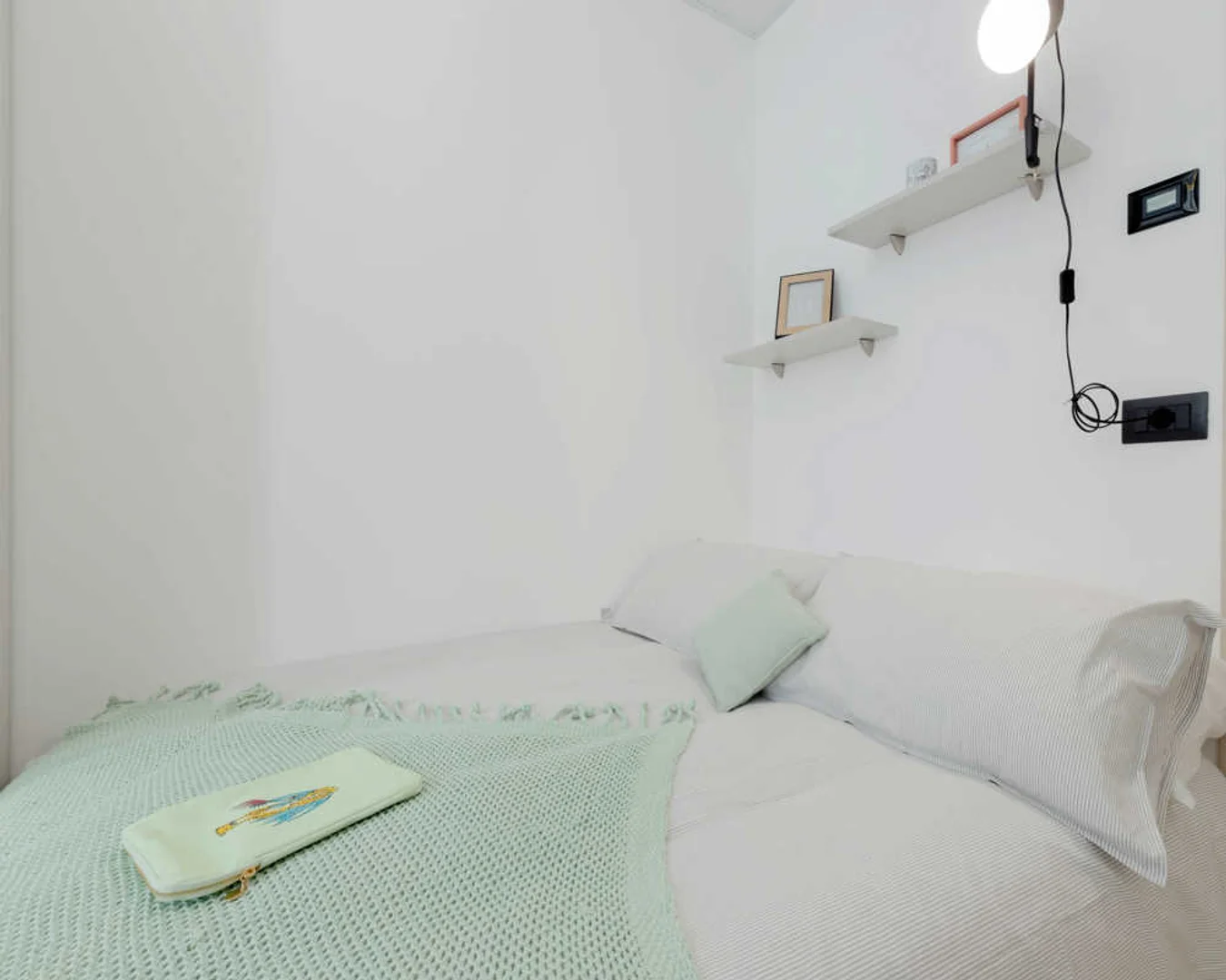 Quarto acolhedor para estudantes disponível em