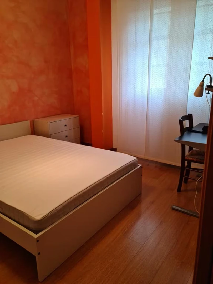 Room for rent with double bed Vicenza