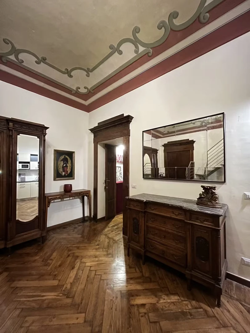 Torino de ucuz özel oda