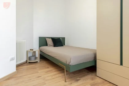 Alquiler de habitación en piso compartido en Ferrara