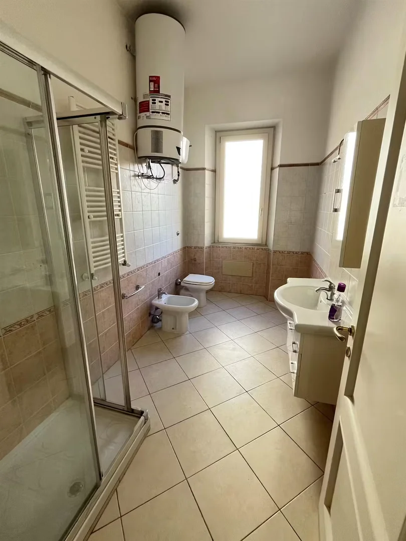 Camera per studenti in  con area studio e servizi in comune